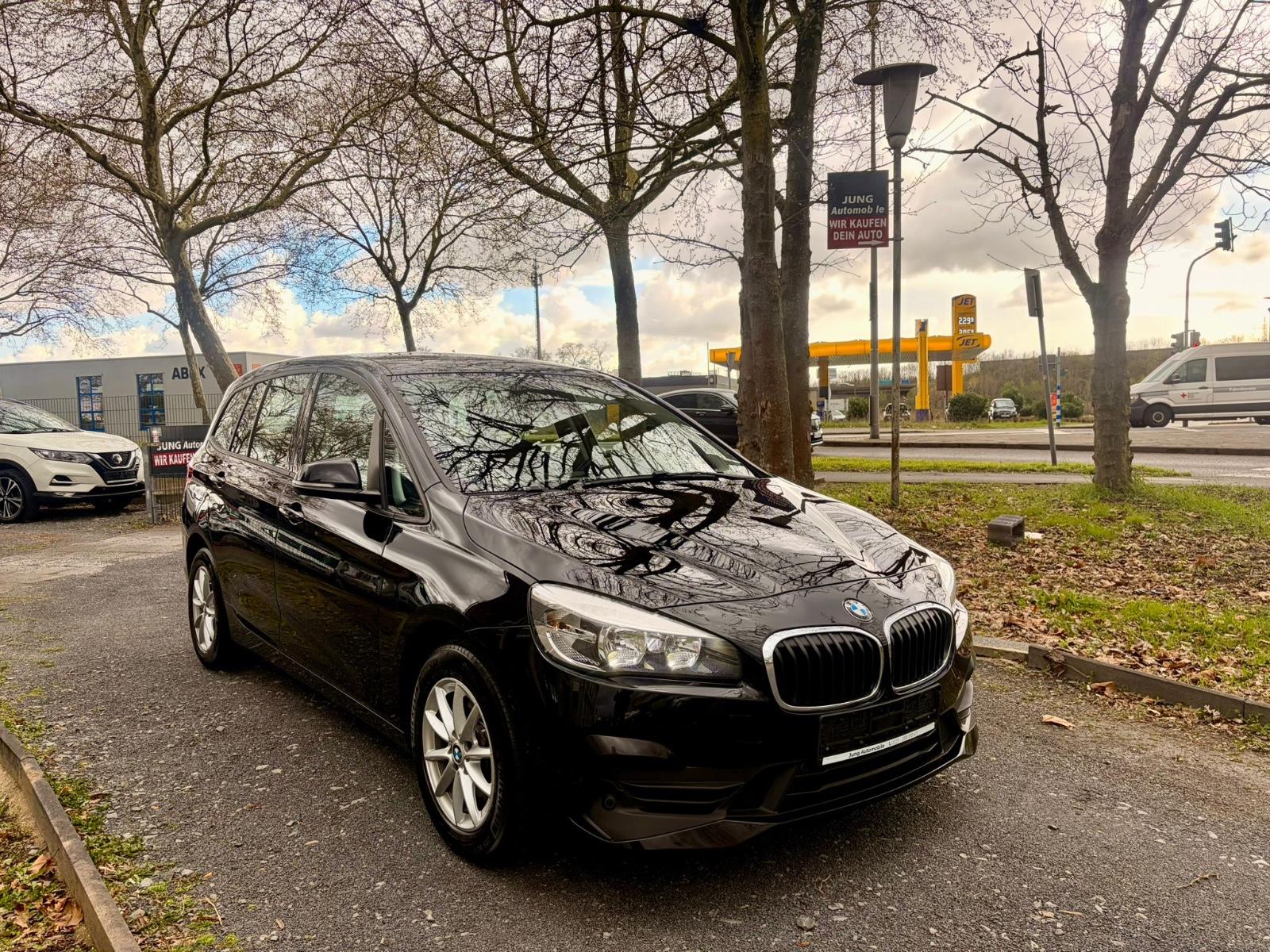 BMW 216 d 2 Gran Tourer  Navigation  /1. Hand