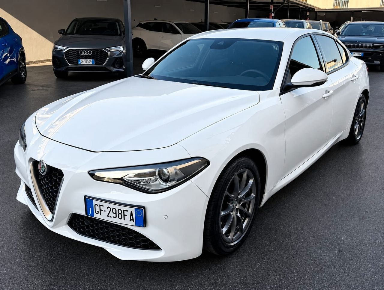 Alfa Romeo Giulia 2.2 Turbodiesel 160 CV AT8 Bus