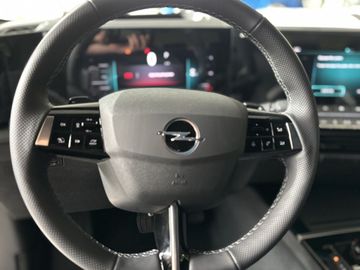 Fotografie 18 des Opel Astra 1.2 Turbo Hybrid 48 V GS Tech Paket