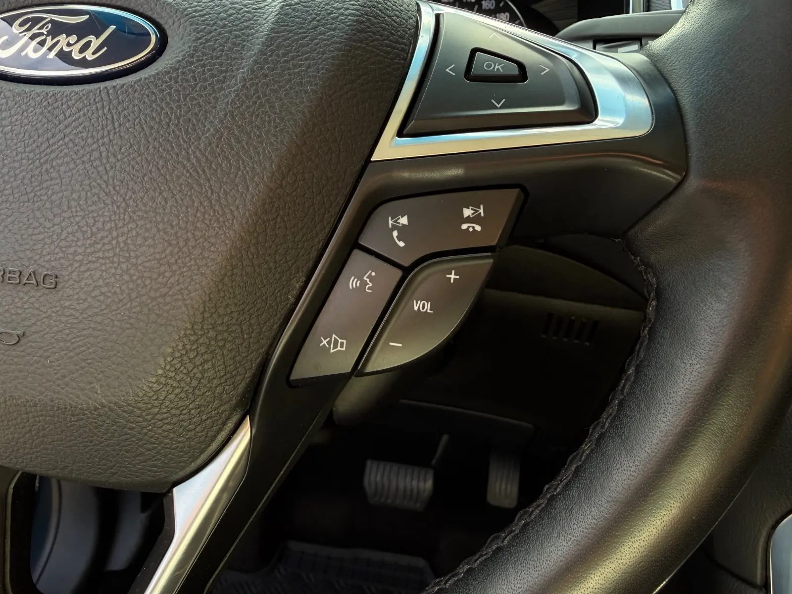 Ford Edge Titanium 4x4/AHK/ACC/Lane/App/SHZv+h/elKlap