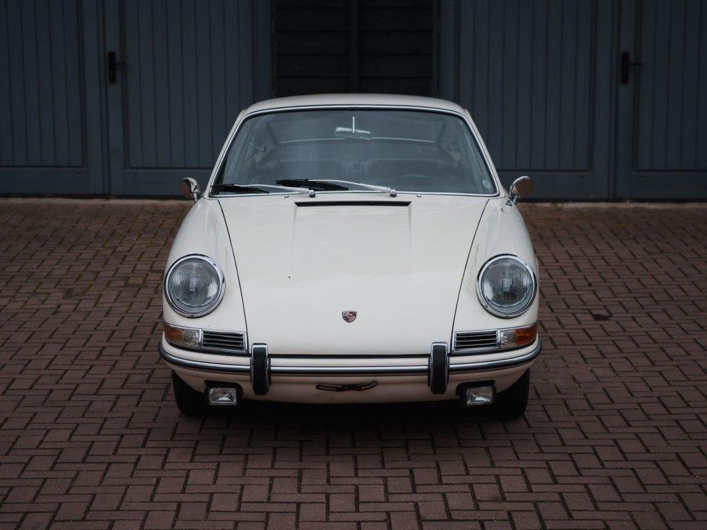 Porsche 912 1965 early painted dash