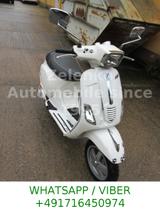 Vespa S 50 2008 2-Takt Unfall fährt auf Hof - VESPA S 50 2T