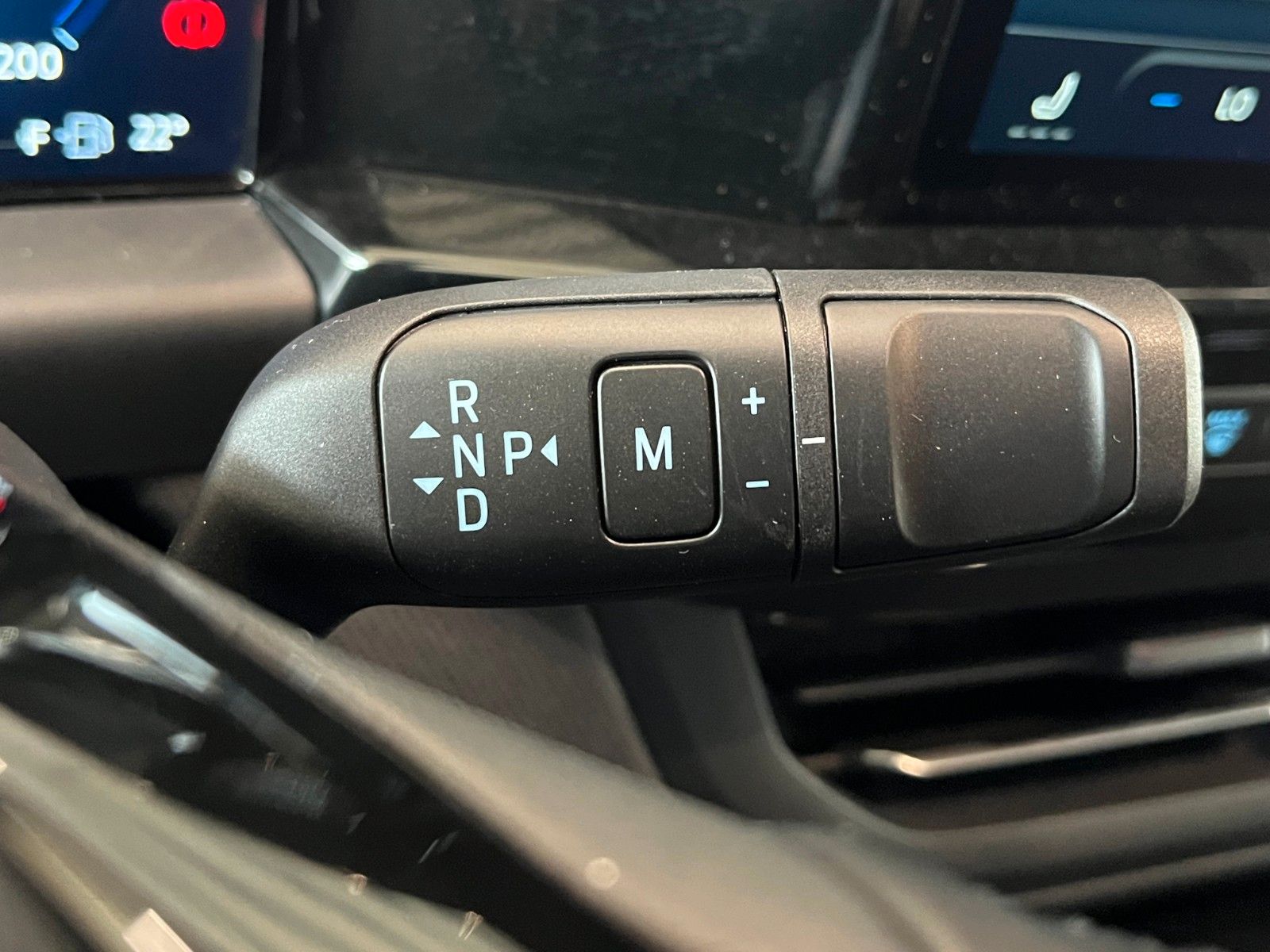 Fahrzeugabbildung Ford NUGGET L2 Titanium Aufstelldach Markise uvm.