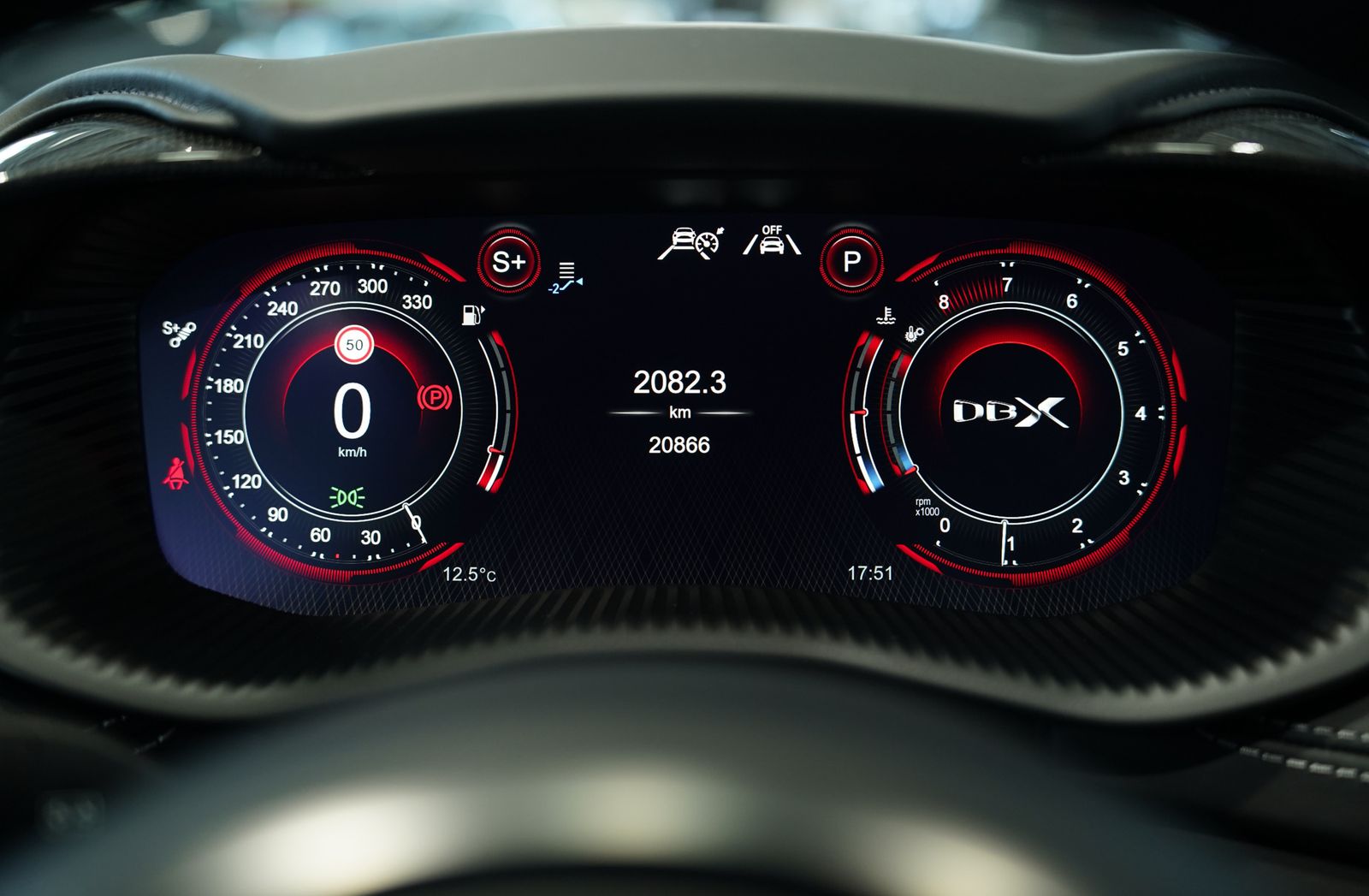 Aston Martin Dbx
