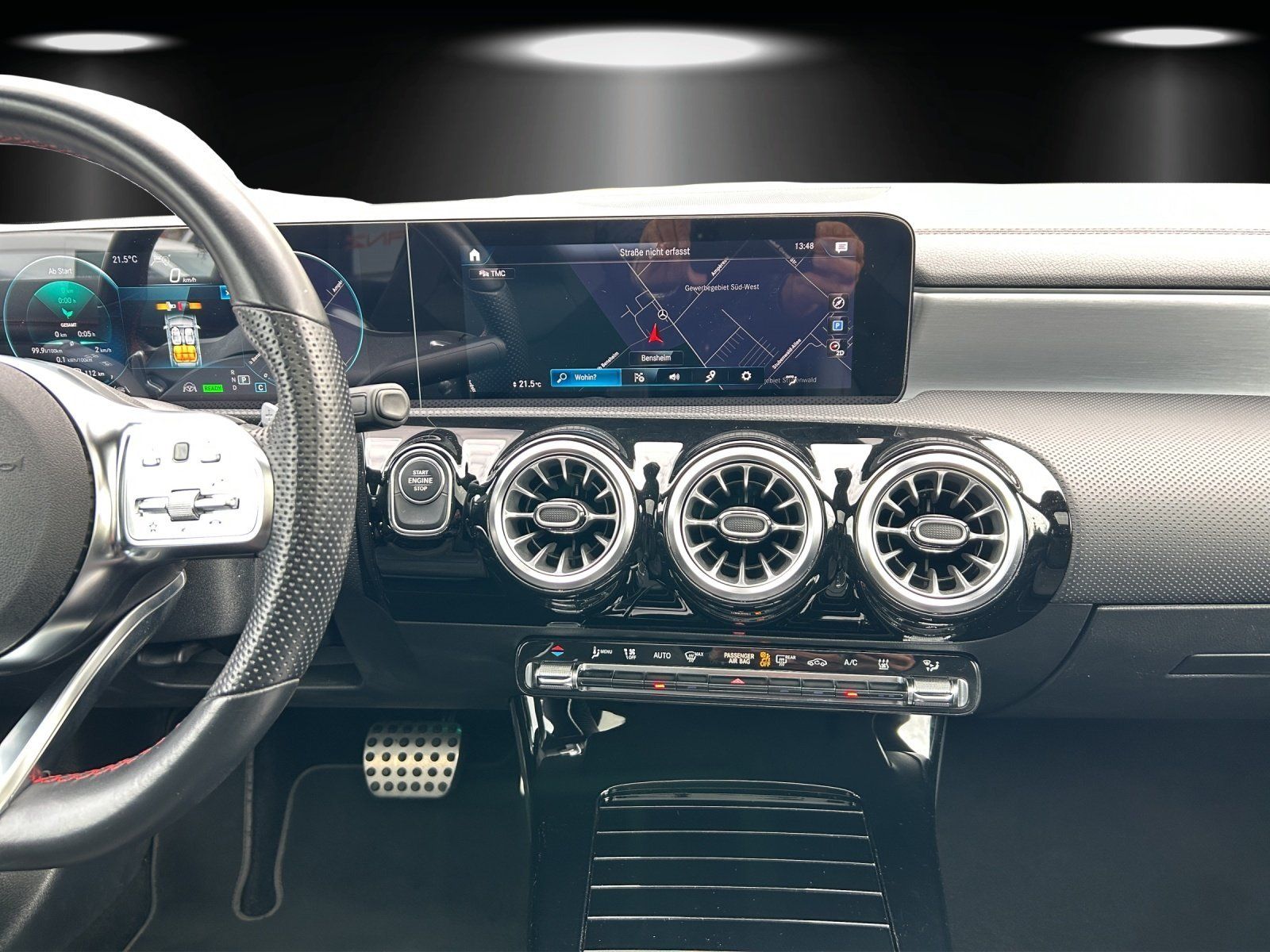 Fahrzeugabbildung Mercedes-Benz CLA250e SB AMG Pano DISTRO Busin AHK HighEndMBUX