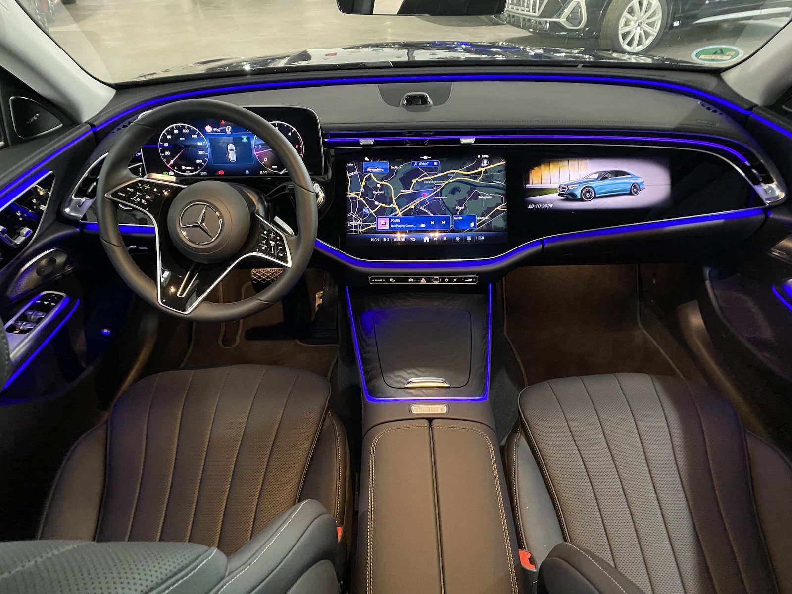 Fahrzeugabbildung Mercedes-Benz E 220 d T 4M Exclusiv/HYPER/PANO/Leder/Pano/DIS/