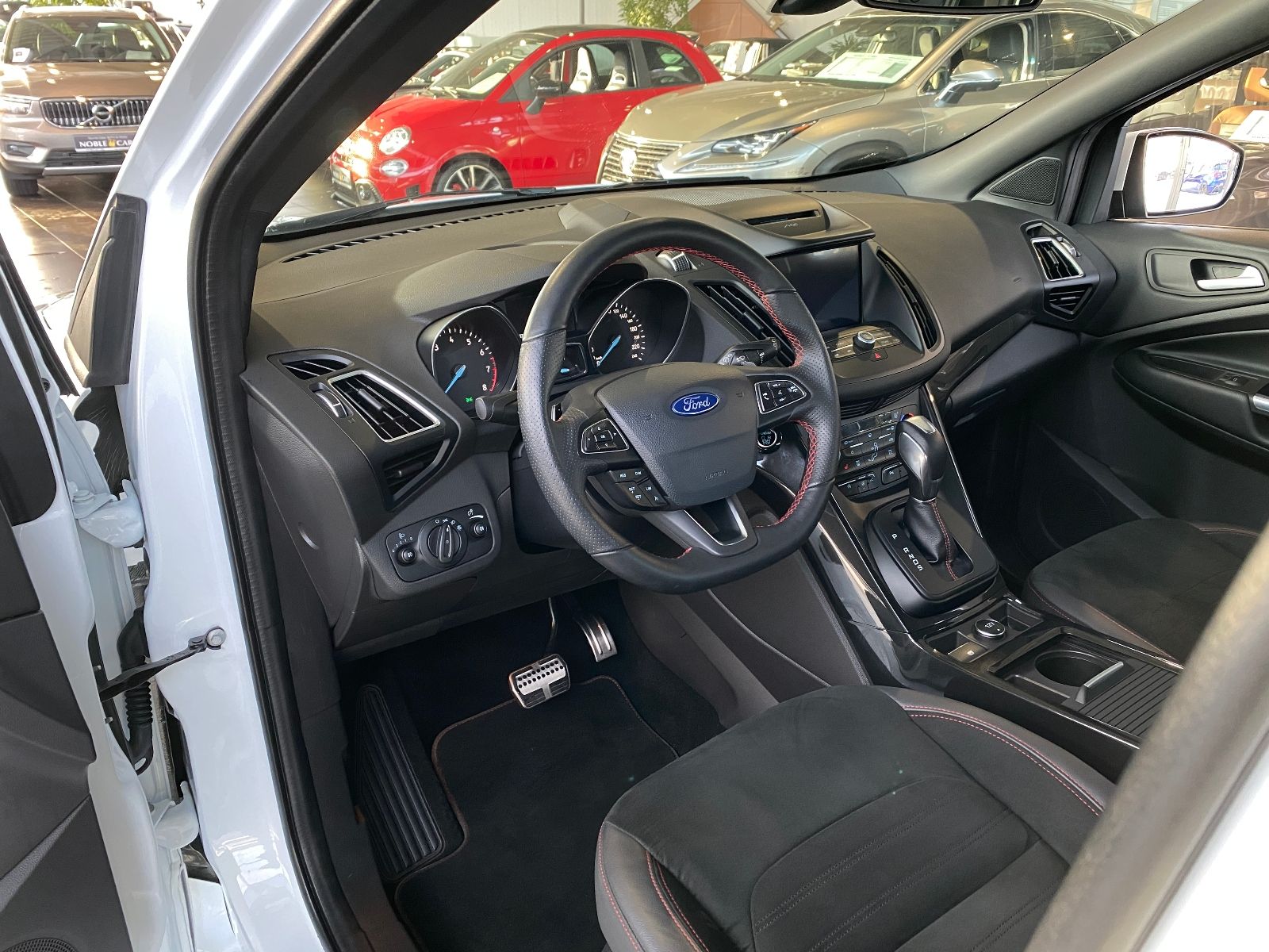 Fahrzeugabbildung Ford Kuga ST-Line Allrad RFK NAVI ALU