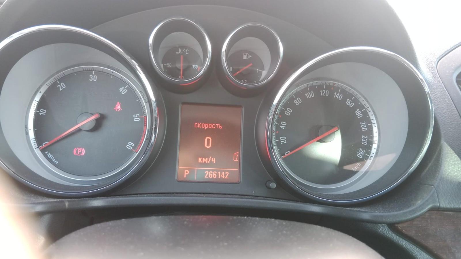 Opel Insignia 2011 — photo 8