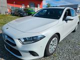 Mercedes-Benz A 160 EDITION * NAVIGATION * PDC * LINE ASS - Mercedes-Benz A 160: Limousine