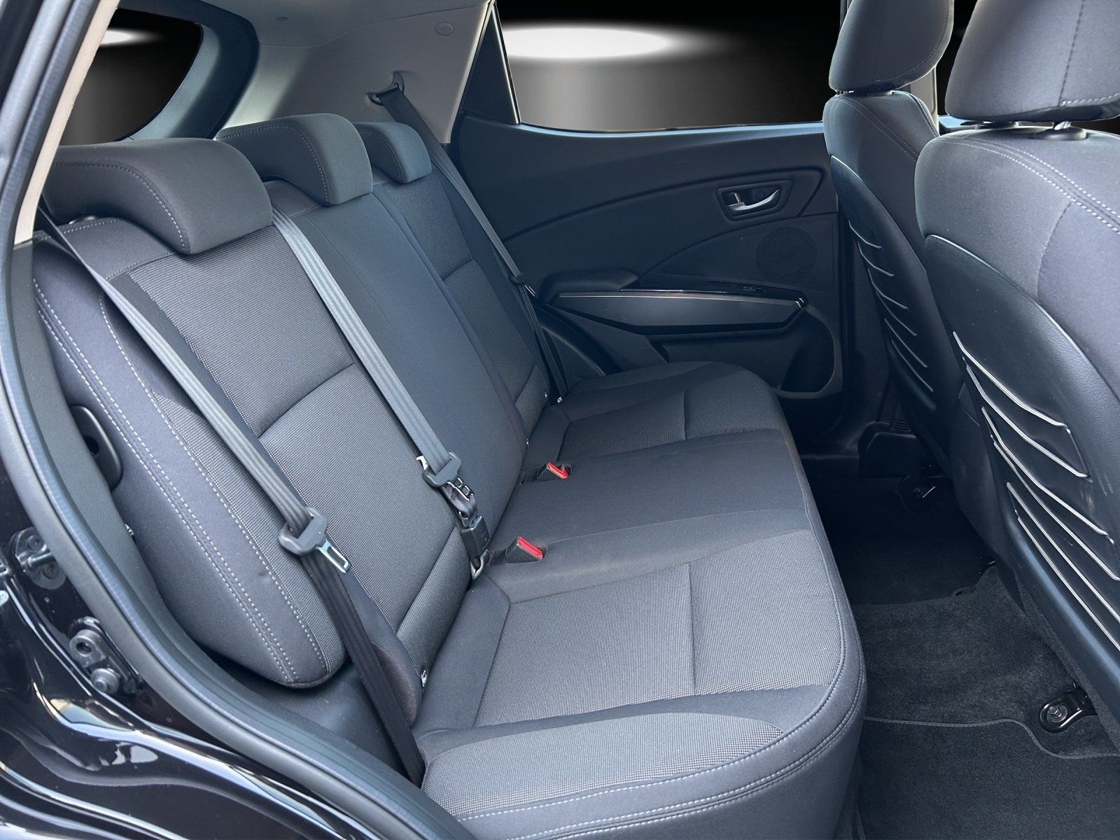 Fahrzeugabbildung Ssangyong Tivoli Quartz 1.5 T-GDI 2WD KAMERA/SHZ/NAVI/DAB/