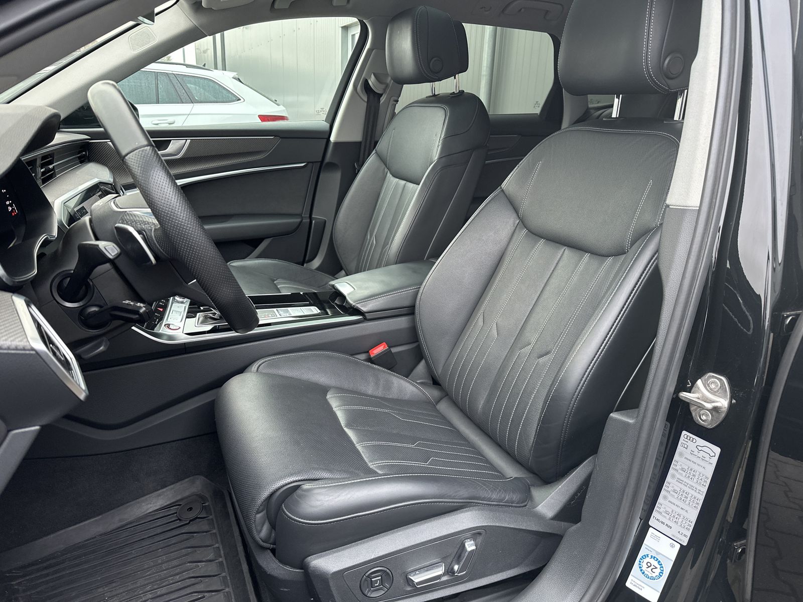 Fahrzeugabbildung Audi S6 Avant NAV+LED+360°+VCOCK+PANO+B&O+LUFTFEDERUN