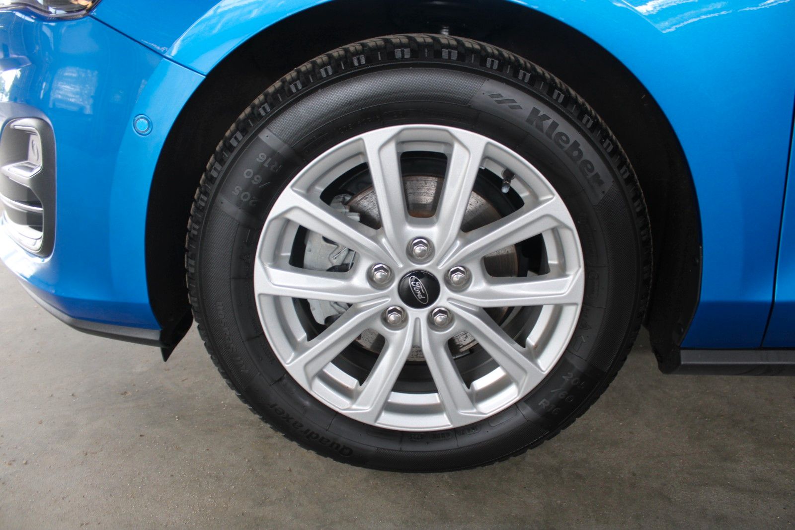 Fahrzeugabbildung Ford Focus Cool & Connect Aut. LED CAM PDC WinterPak.