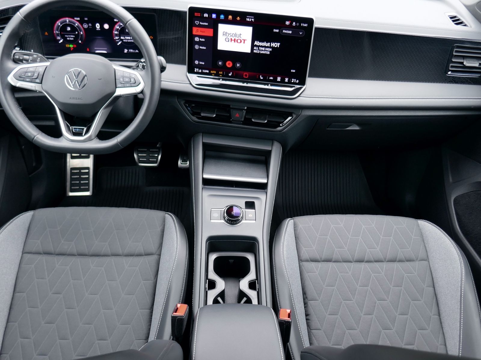 Fahrzeugabbildung Volkswagen Tiguan GOAL 2.0 TDI DSG | RFK LED ACC Navi
