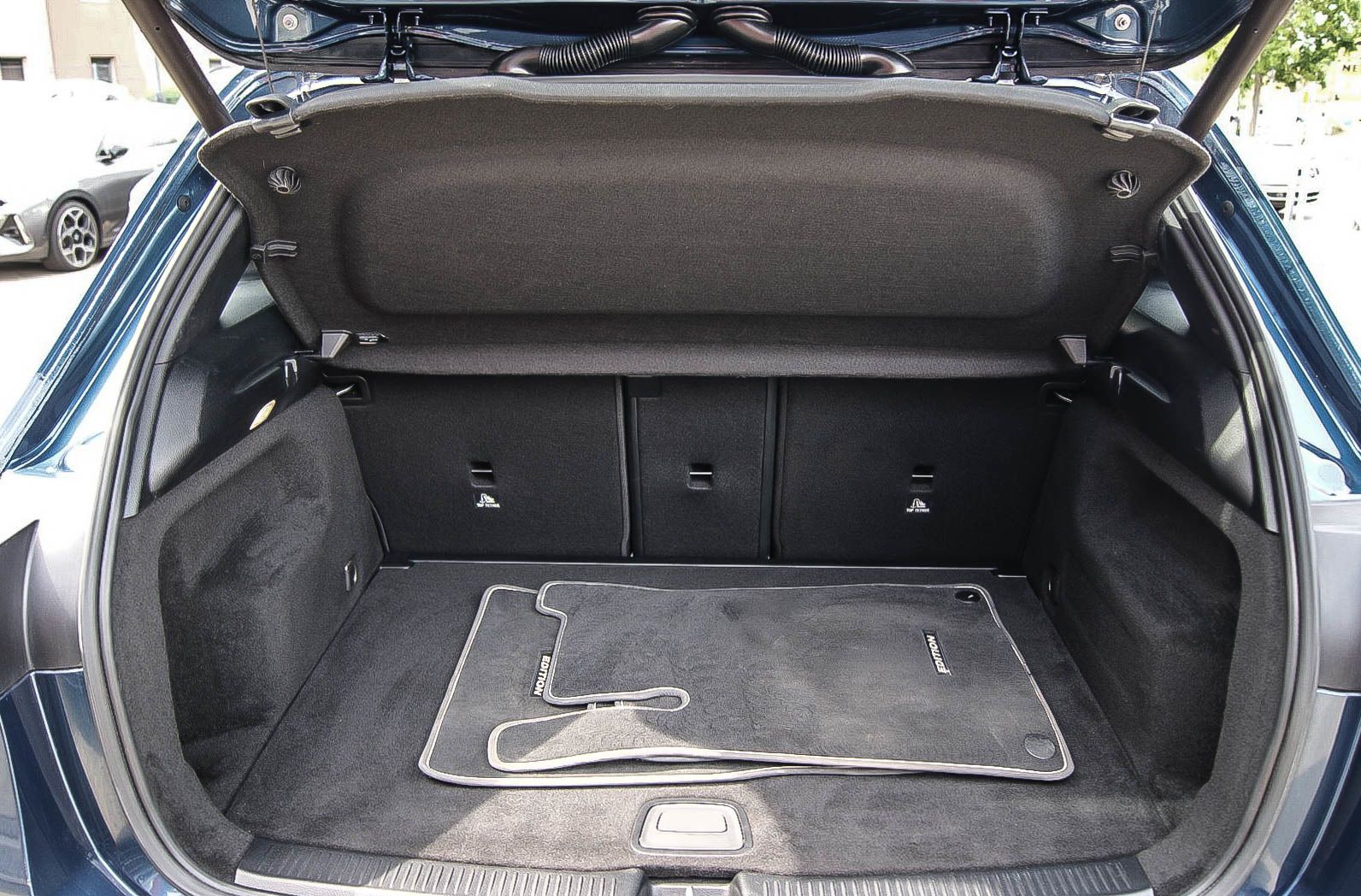 Fahrzeugabbildung Mercedes-Benz B 180 Edition AMG-LINE ANHÄNGERKPPLG NIGHT-PAKET