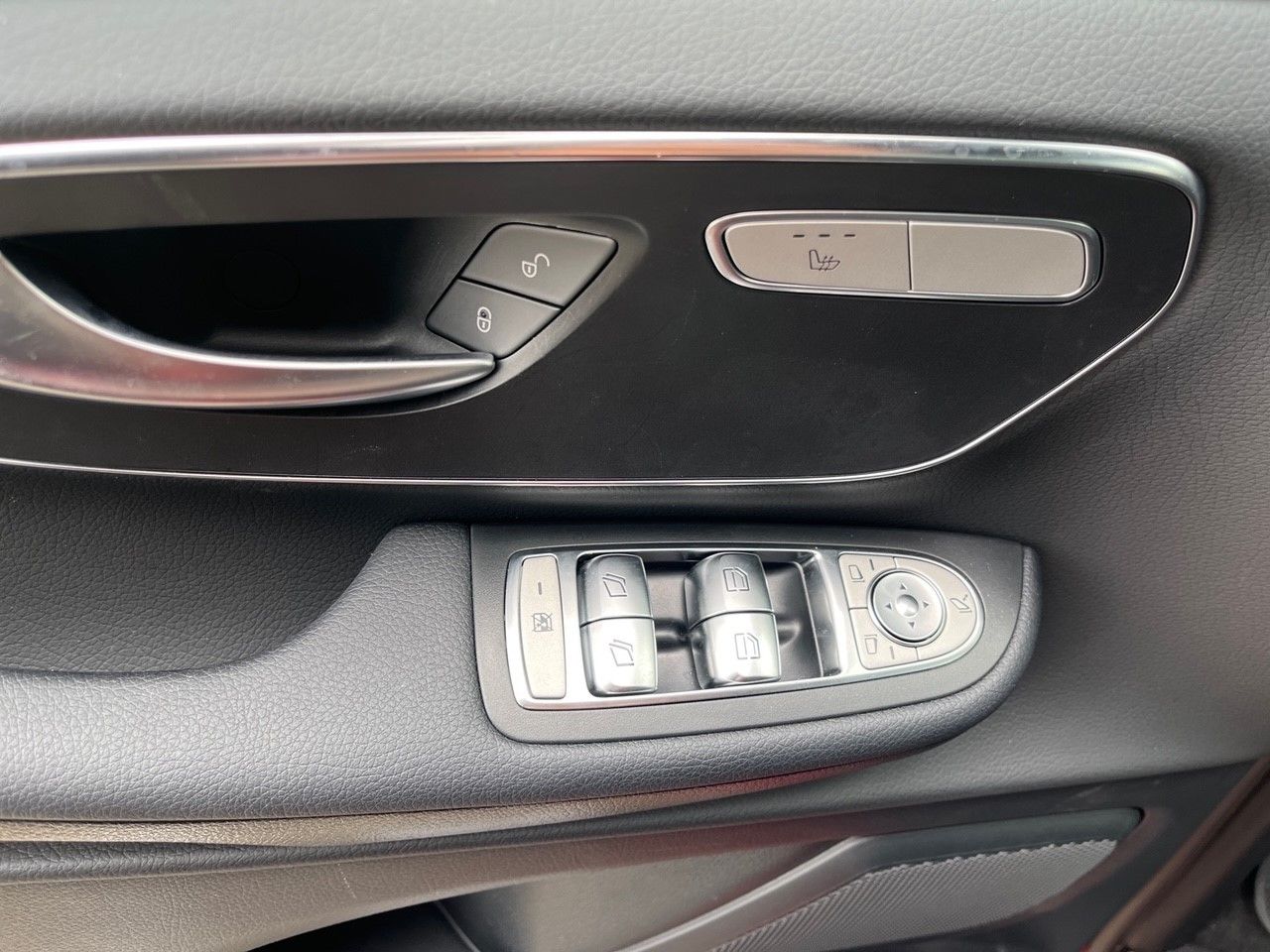Fahrzeugabbildung Mercedes-Benz V 250 d Edition AMG*Standheizung*LED*AHK*Distron