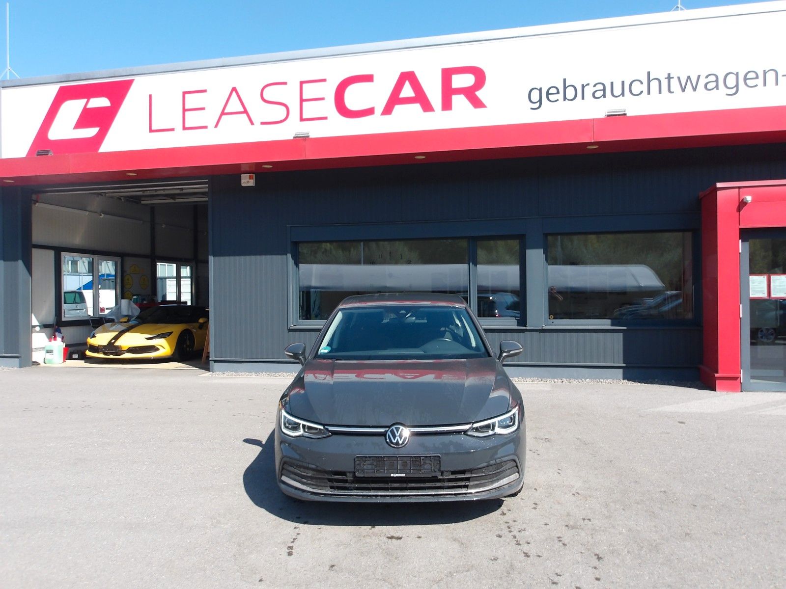 Volkswagen Golf VIII Lim. Style eHybrid EXP € 15250.- imagem 3