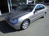 Mercedes-Benz C 240 C -Klasse Lim. super Zustand - Mercedes-Benz C 240 mit Benzin-Antrieb