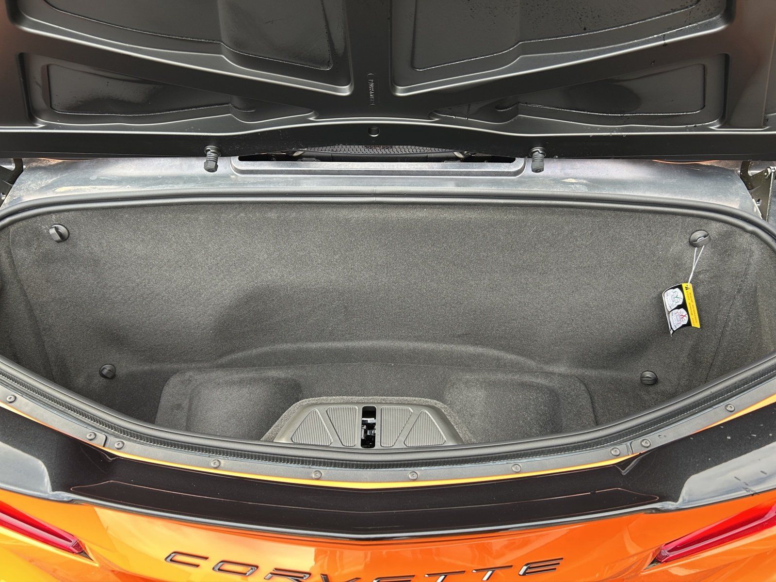 Fahrzeugabbildung Corvette C8 Cabrio 3LT MY 2024 MAGNETIC/FRONT LIFT/EU-MOD
