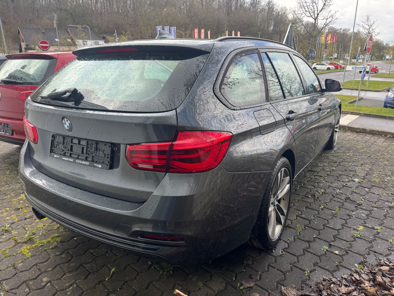 Fahrzeugabbildung BMW 330 xDrive Sport Line Panorama+HUD+erst 37500km