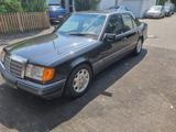 Mercedes-Benz Mercedes W124 220E guter Zustand - Mercedes-Benz 220 aus 1993