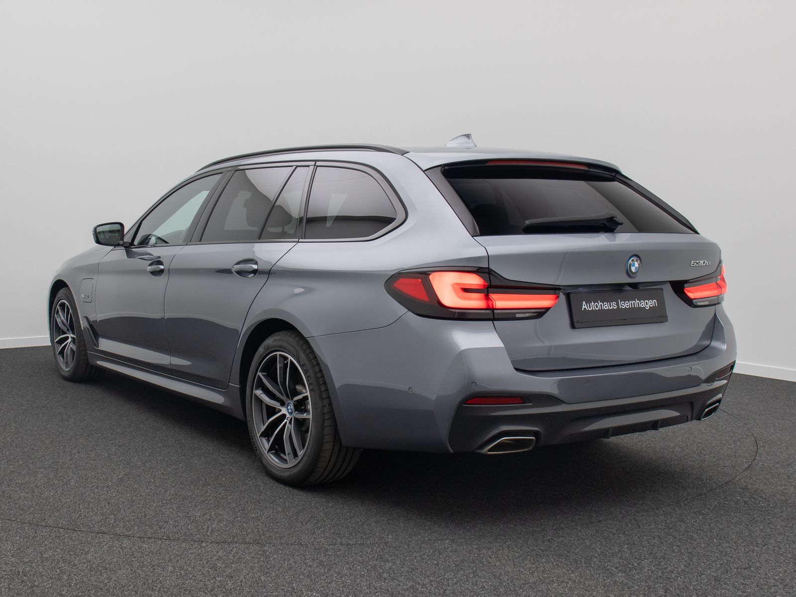 Fahrzeugabbildung BMW 530e M Sport DAB Kamera AHK Memory Alarm 18Zoll