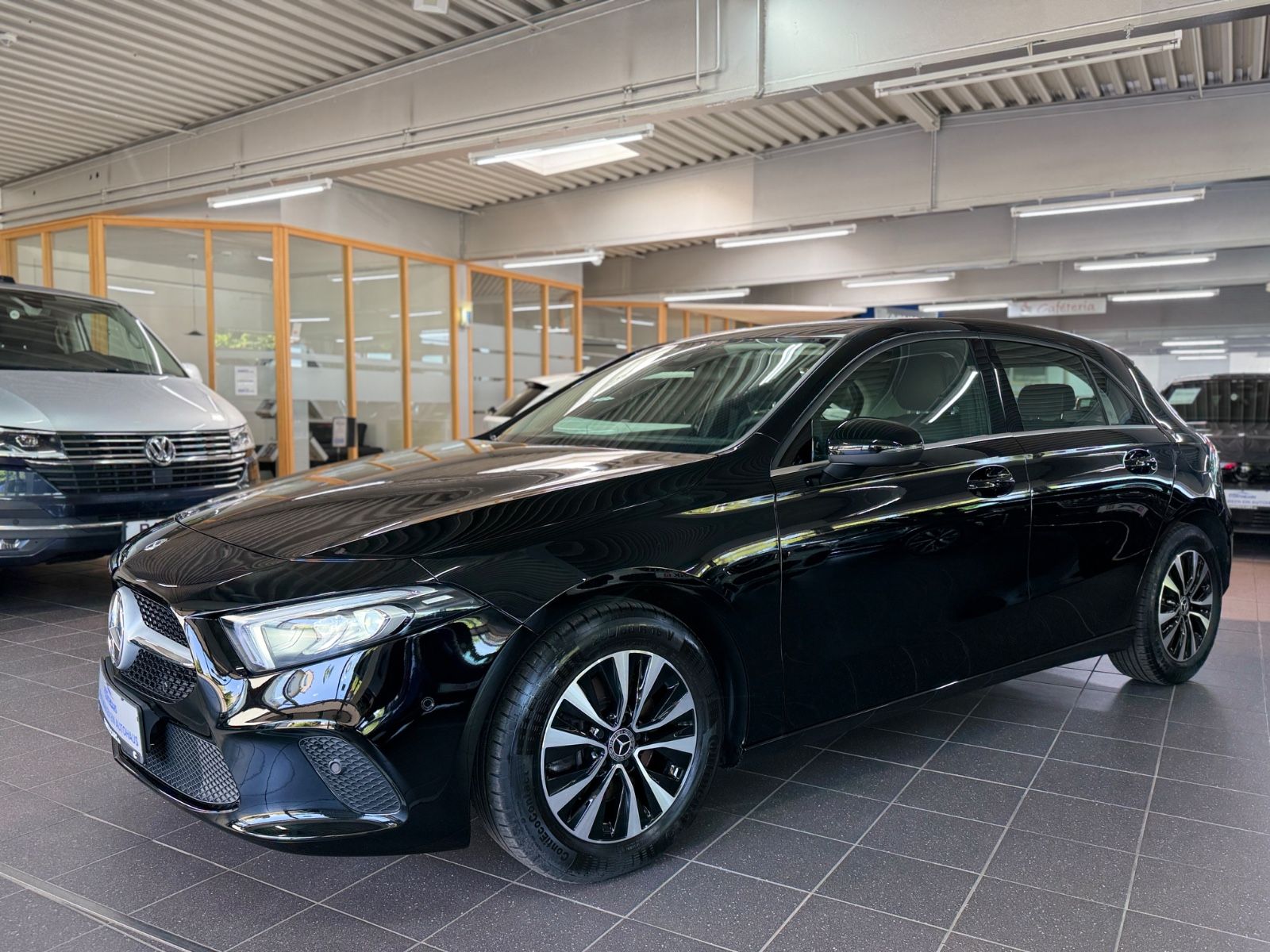 Mercedes-Benz A 180 d Business aktiver Park-Assistent LED HIGH foto 2