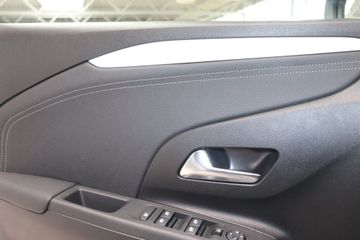 Fotografie des Opel Corsa 1.2 Direct Injection Turbo Hybrid 48 V GS