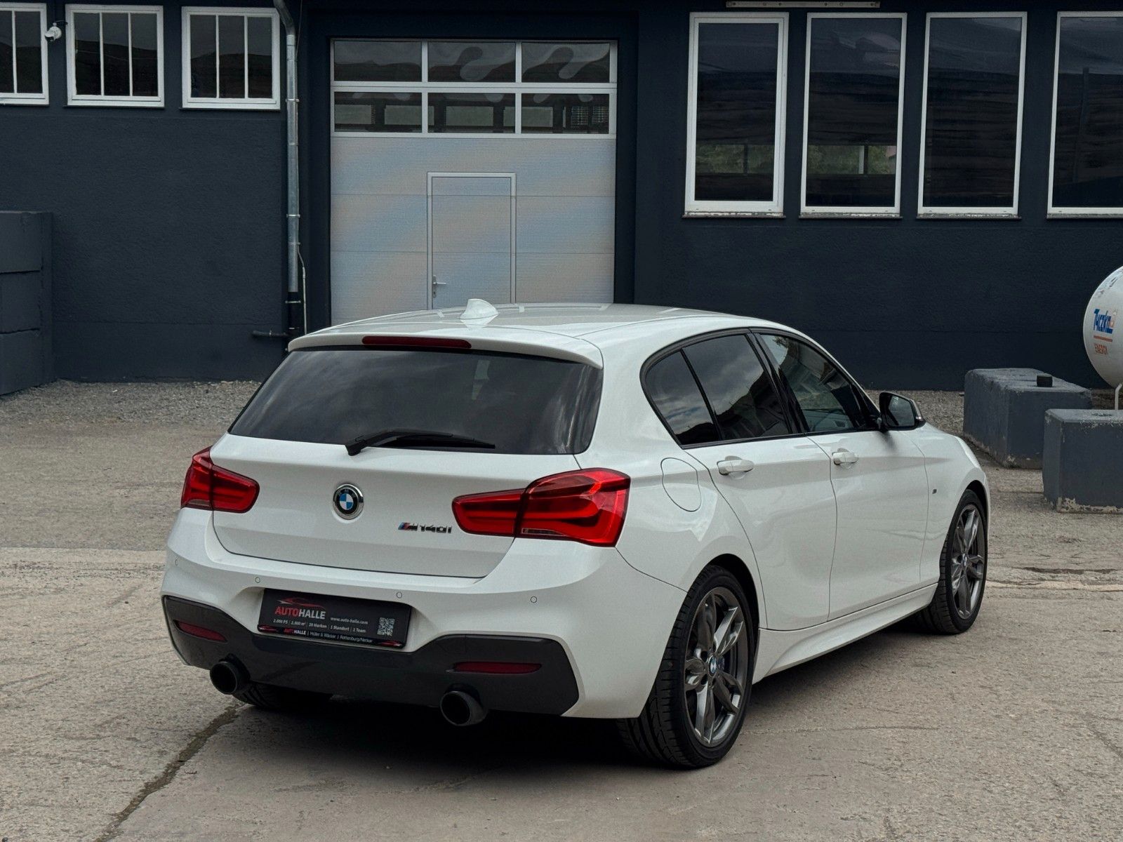 Fahrzeugabbildung BMW M140i Aero REMUS HIFI PDC KZG Keyless Alcantara