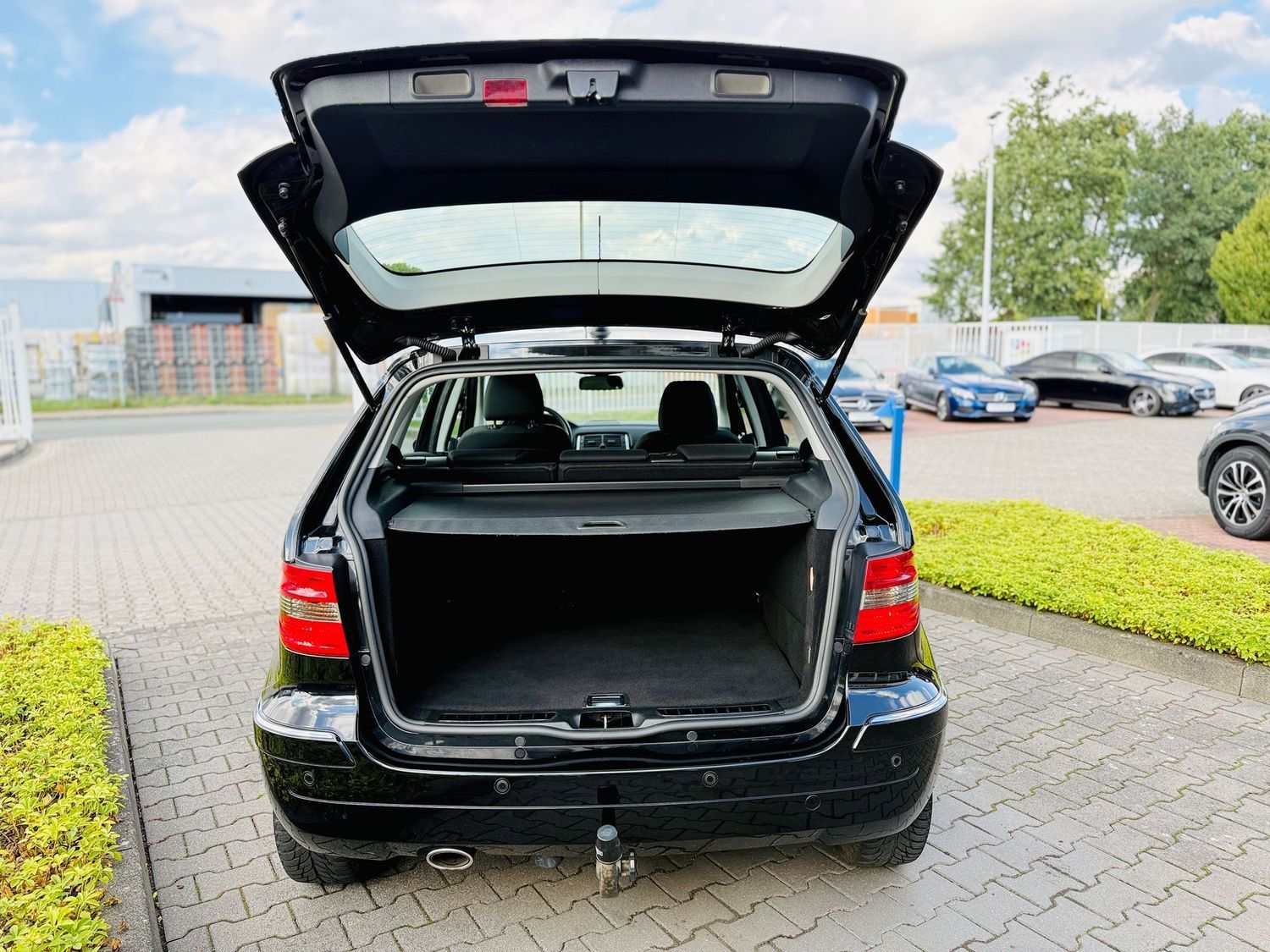 Fahrzeugabbildung Mercedes-Benz B 180 CDI Navi, PTS, AHK abn., Sitzheizung, Chro