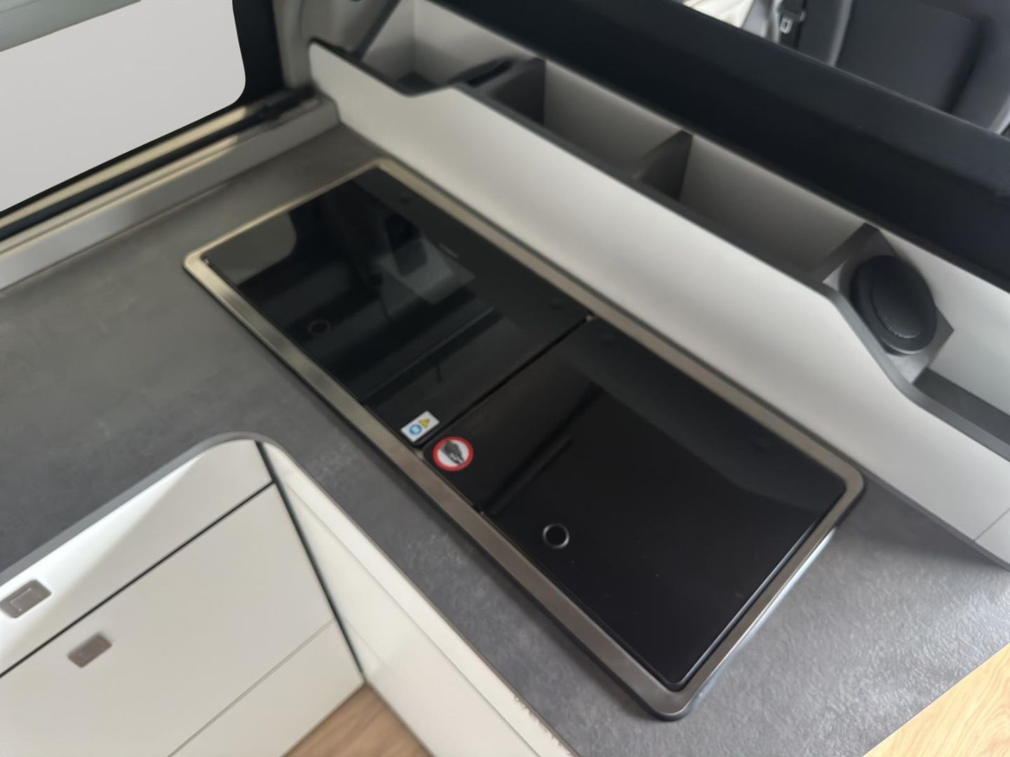 Fahrzeugabbildung Ford Nugget Camper Titanium Aufstelldach FWD