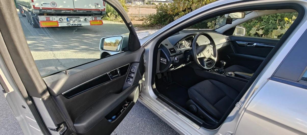 Mercedes-Benz C200 2009 — photo 5