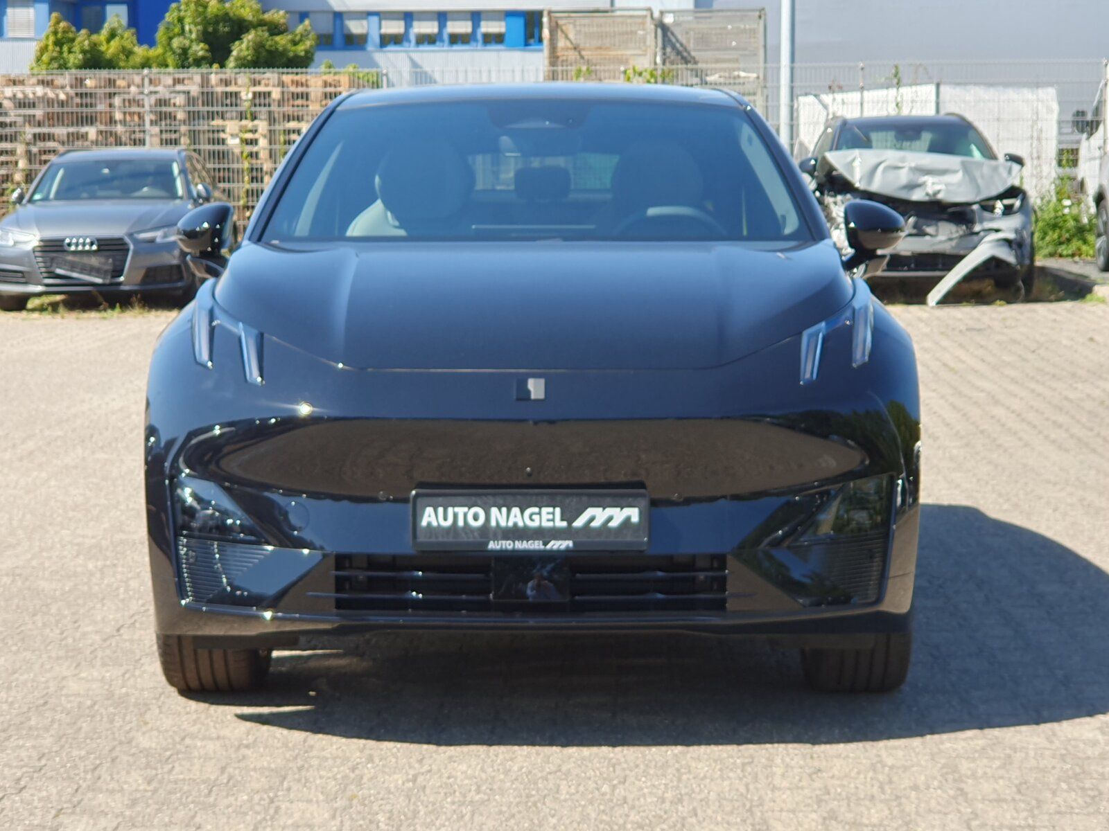 Lynk & Co 02