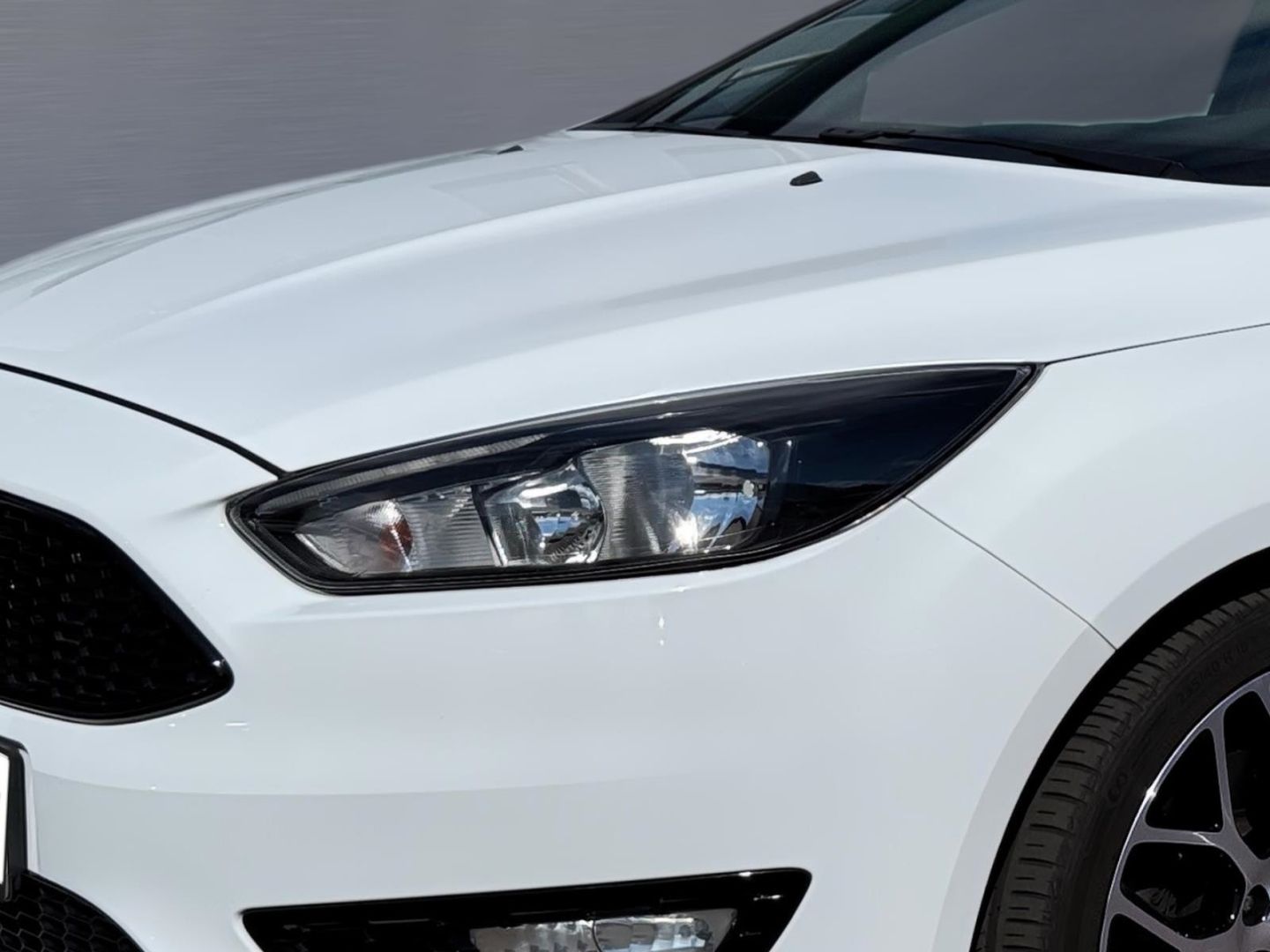 Fahrzeugabbildung Ford Focus Turnier ST-Line Sportpaket Navi Mehrzonenk