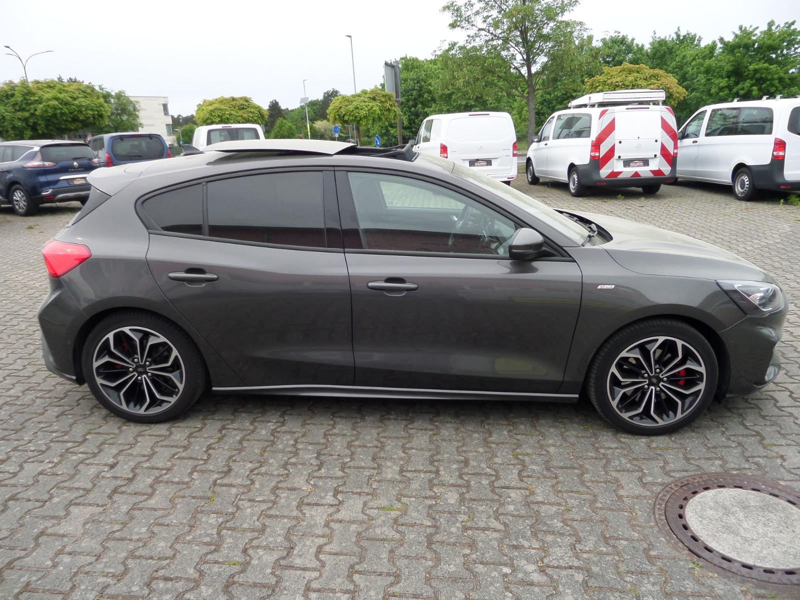 Ford Focus ST-Line X,Cam+Navi+LED+ACC+Pano-SD+digital