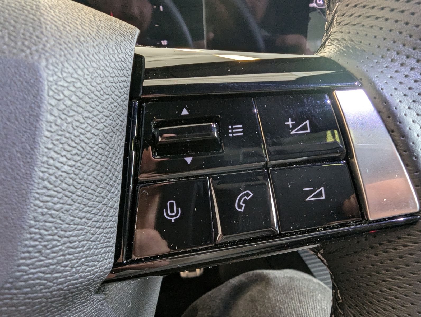 OPEL Astra 1.2 Ultimate Leder-Nappa Sitzlüft AHK Pano - Image 25