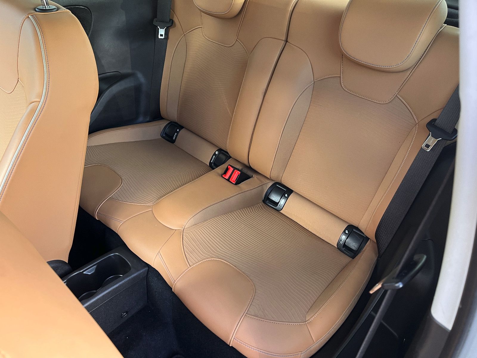 Fahrzeugabbildung Opel Adam Rocks 1.0 Turbo 85 KW Faltdach