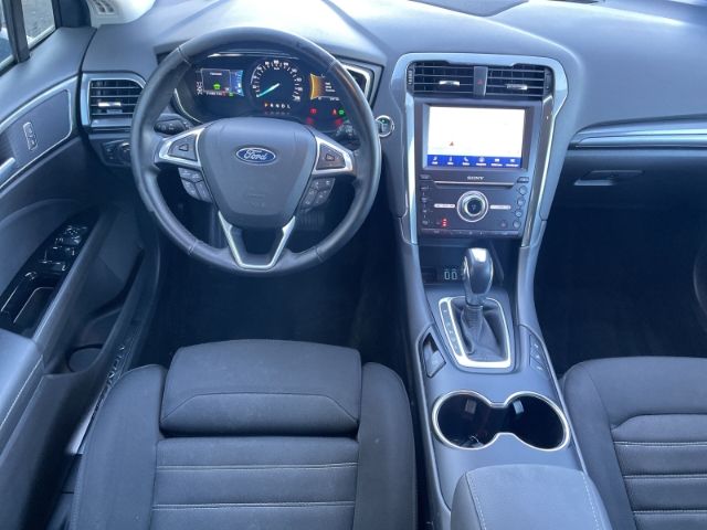 Fahrzeugabbildung Ford Mondeo 2.0 Hybrid Titanium Autom.AHK, Navi, Sitz