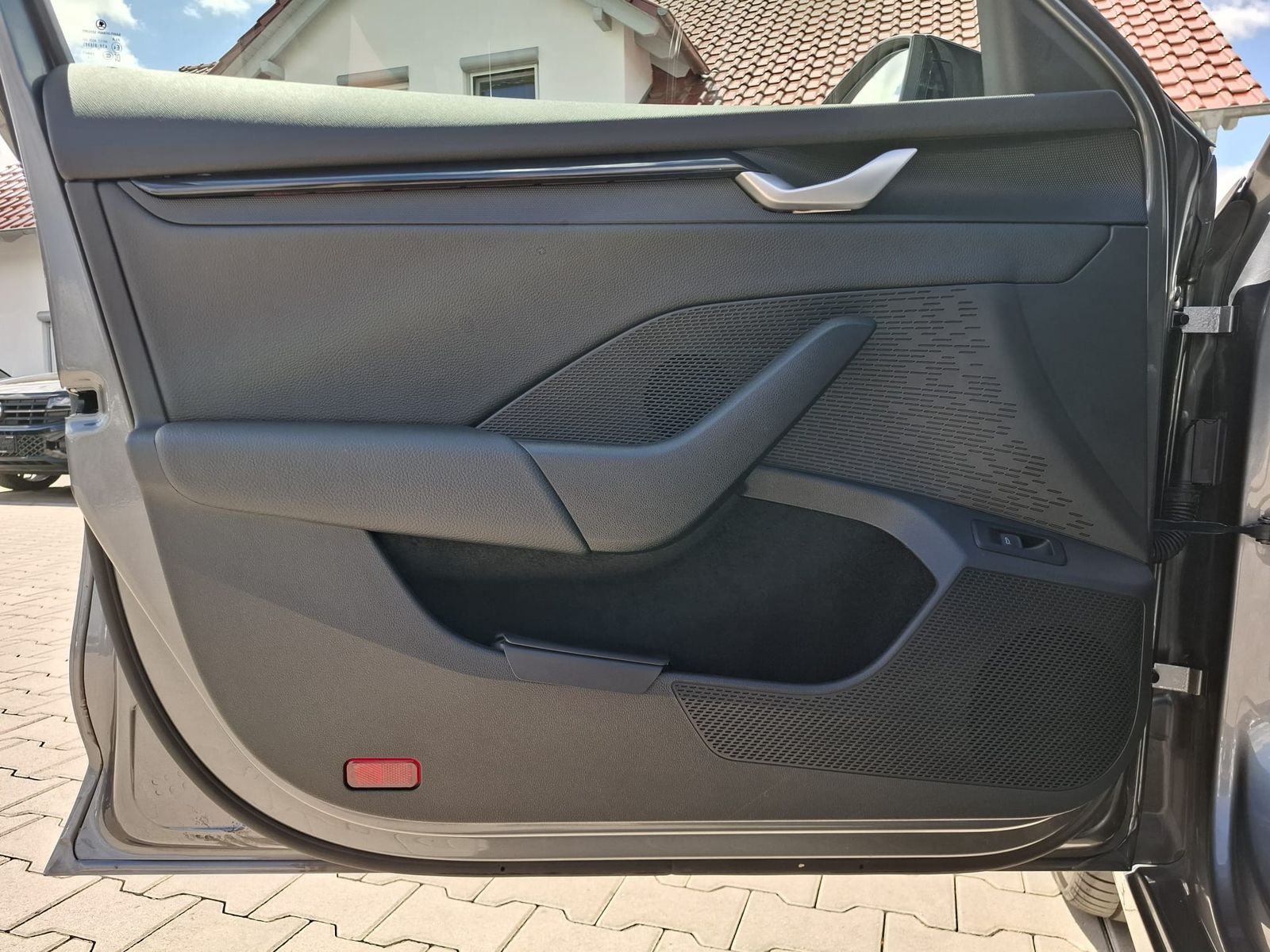 Fahrzeugabbildung SKODA Octavia 1.5 DSG Sportline PANO*MATRIX*AHK*5J.GAR