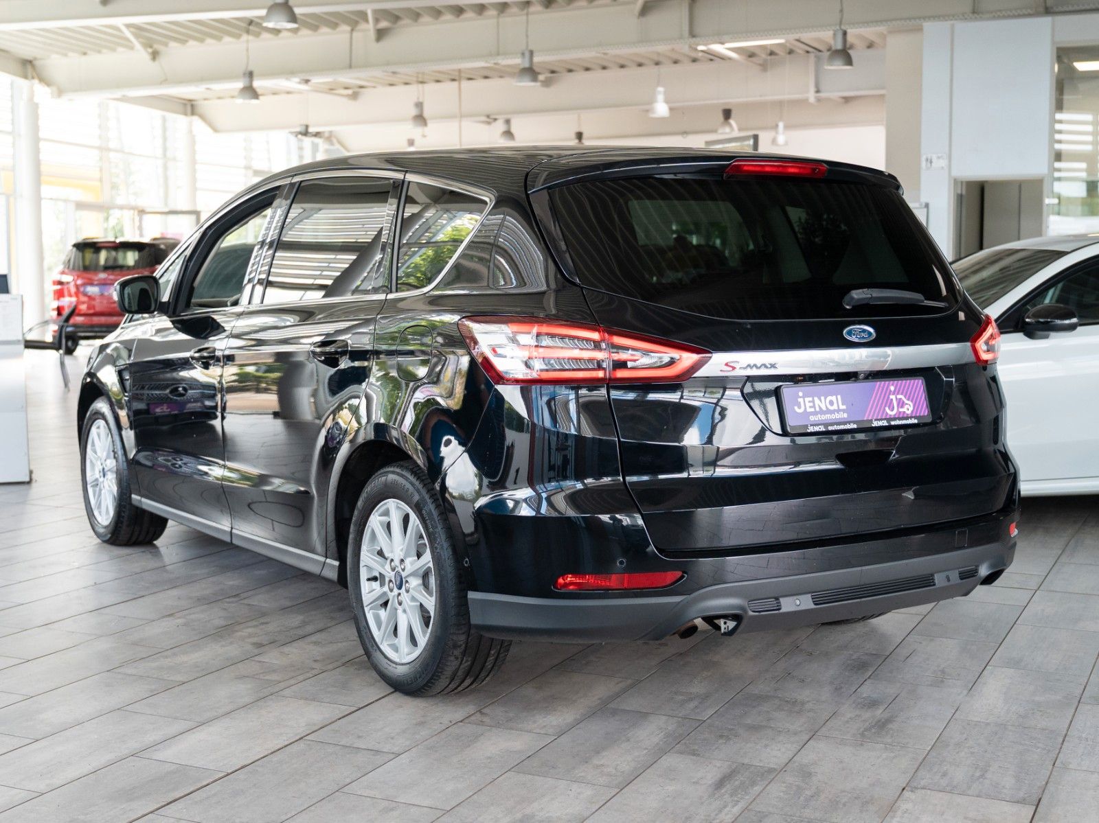 Fahrzeugabbildung Ford S-MAX Titanium Neuer Motor!/WINTER-P./NAVI/PDC