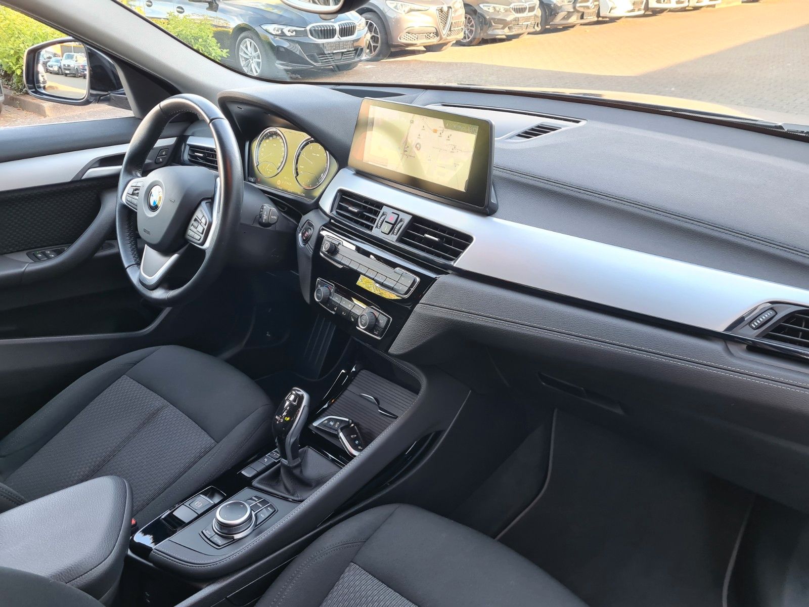 BMW X2 s18d Advantage - LED - NAVI+ - HUD - CAM - foto 17