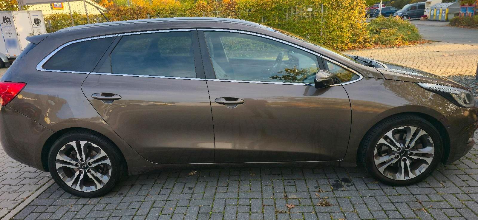 Kia cee'd 2013 — салон