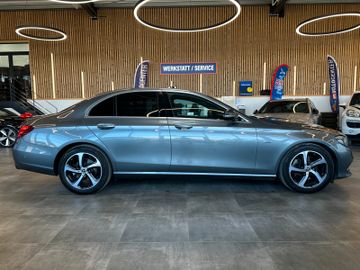 MYAUTOCENTER – Gebraucht- und Jahreswagen mit Werkstattservice in Pfaffenhofen Mercedes-Benz E 220 E Limousine *AVANTGARDE*KAM*HUD*AHK*PDC*