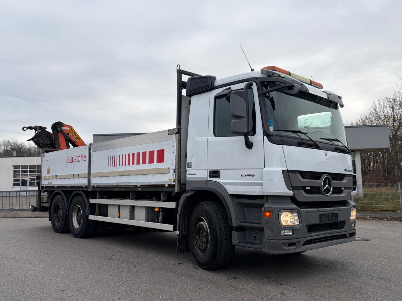 Mercedes-Benz 2746 6x4 Actros MP3 - Baustoff mit Kran PK 18002