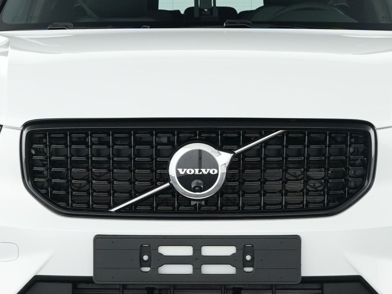 Fahrzeugabbildung Volvo XC40 Plus Dark 2WD