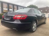 Mercedes-Benz E 300 BlueEFFICIENCY AVANTGARDE Vollausstattung - gebrauchte Mercedes-Benz E 300 aus dem Jahr 2011