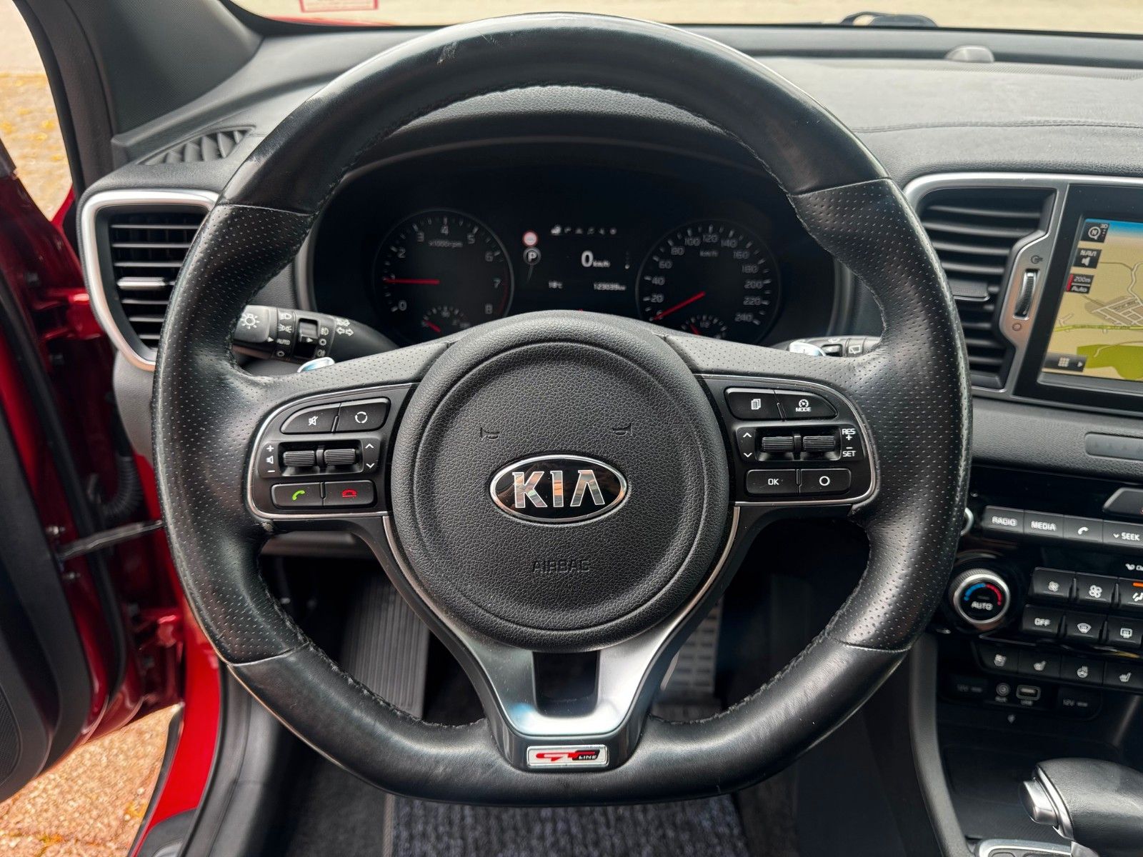 Fahrzeugabbildung Kia Sportage GT-Line 4WD GLASDACH SITZKÜHLUNG