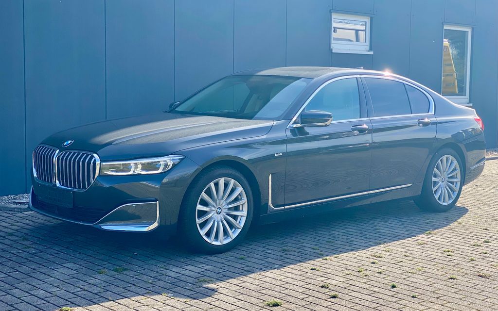 Image of BMW 740