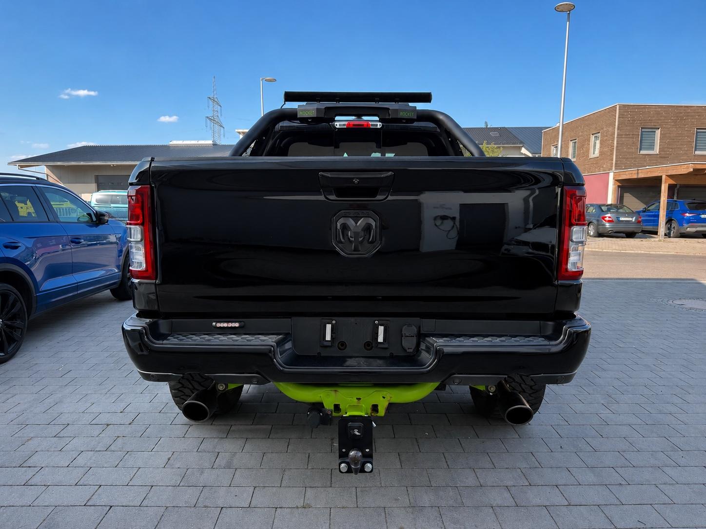 Dodge RAM 5.7 HEMI BIGHORN 4x4 LED LEDER NAVI LPG