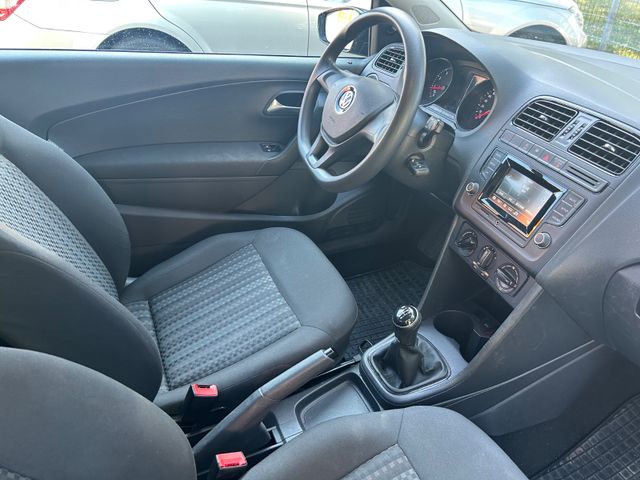 Fahrzeugabbildung Volkswagen Polo 1.0 +NaviZB+Servo+Klima