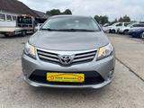 Toyota Avensis Life - Toyota Avensis: Limousine
